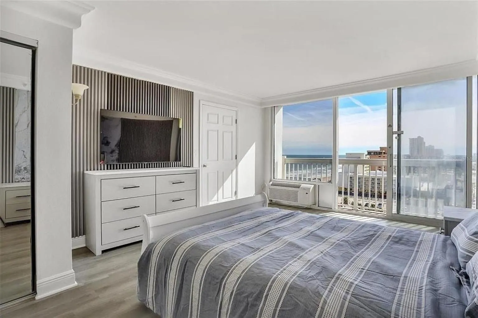 Daytona Resort-1-Na-Oceanfront With Walkout Balcony Daytona Beach Holiday home